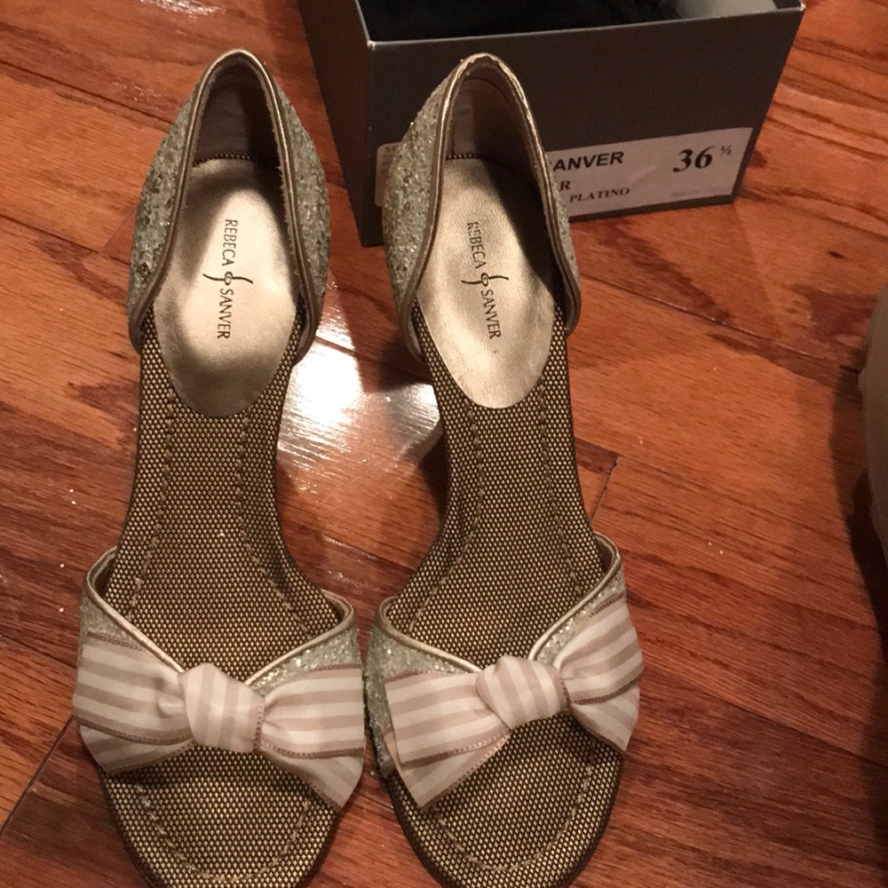 Rebeca Sanver open toe pumps !!